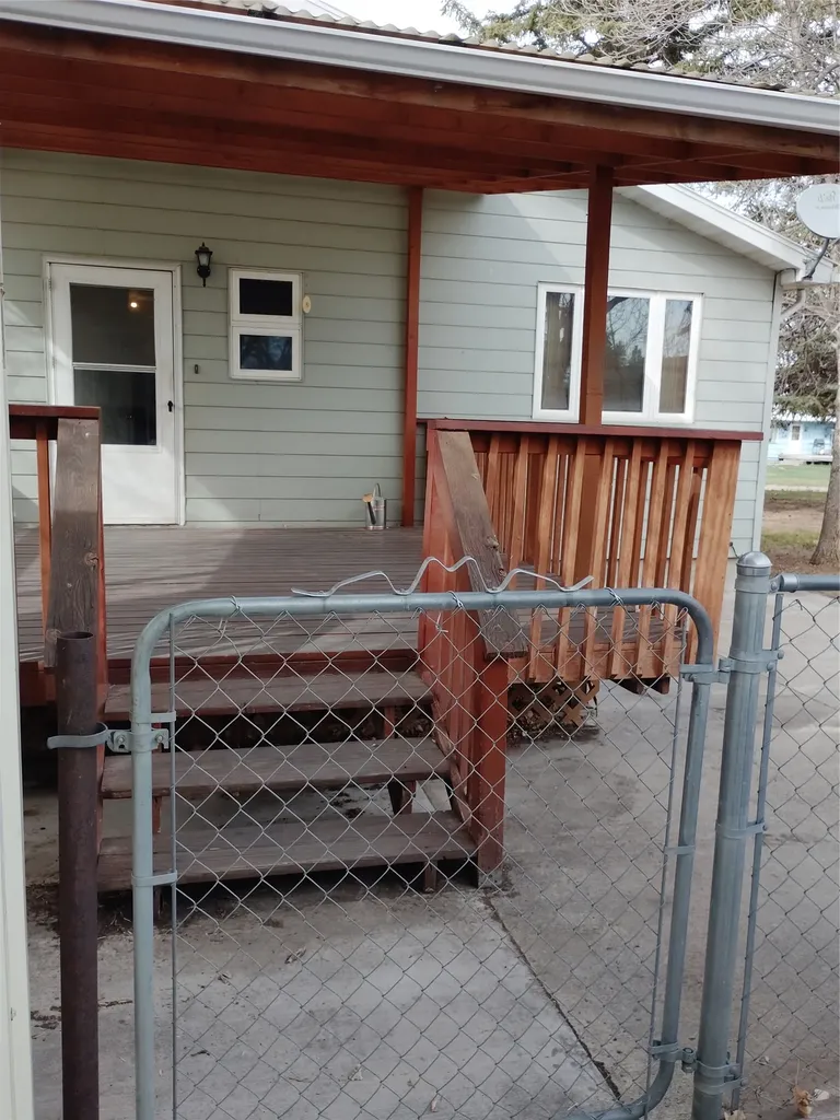 190 N Floweree Avenue Cascade MT 59421