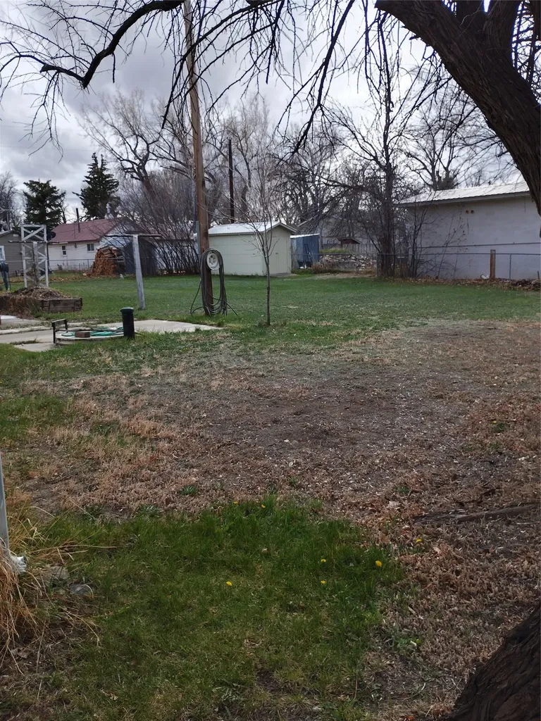 190 N Floweree Avenue Cascade MT 59421