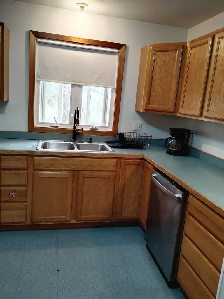 190 N Floweree Avenue Cascade MT 59421