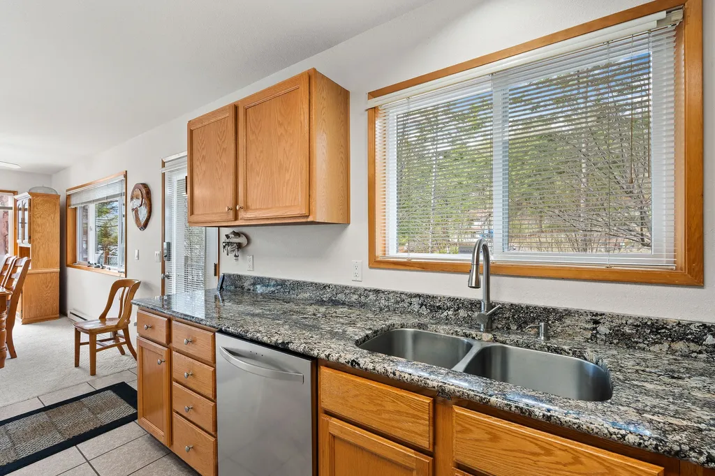 21019 Park Lane Rollins MT 59931