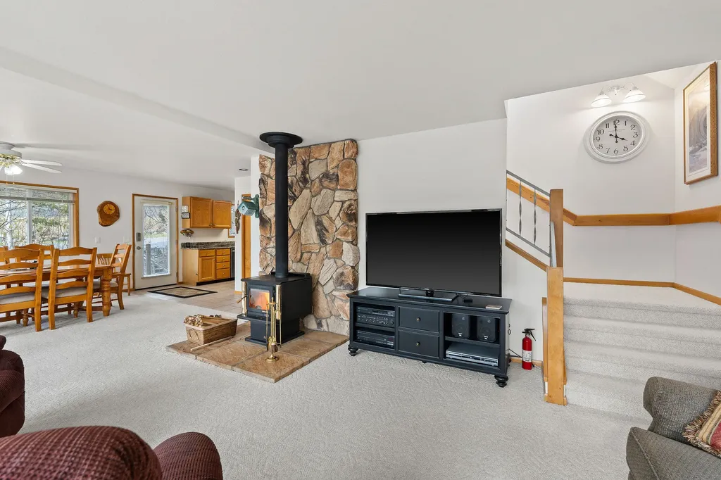 21019 Park Lane Rollins MT 59931