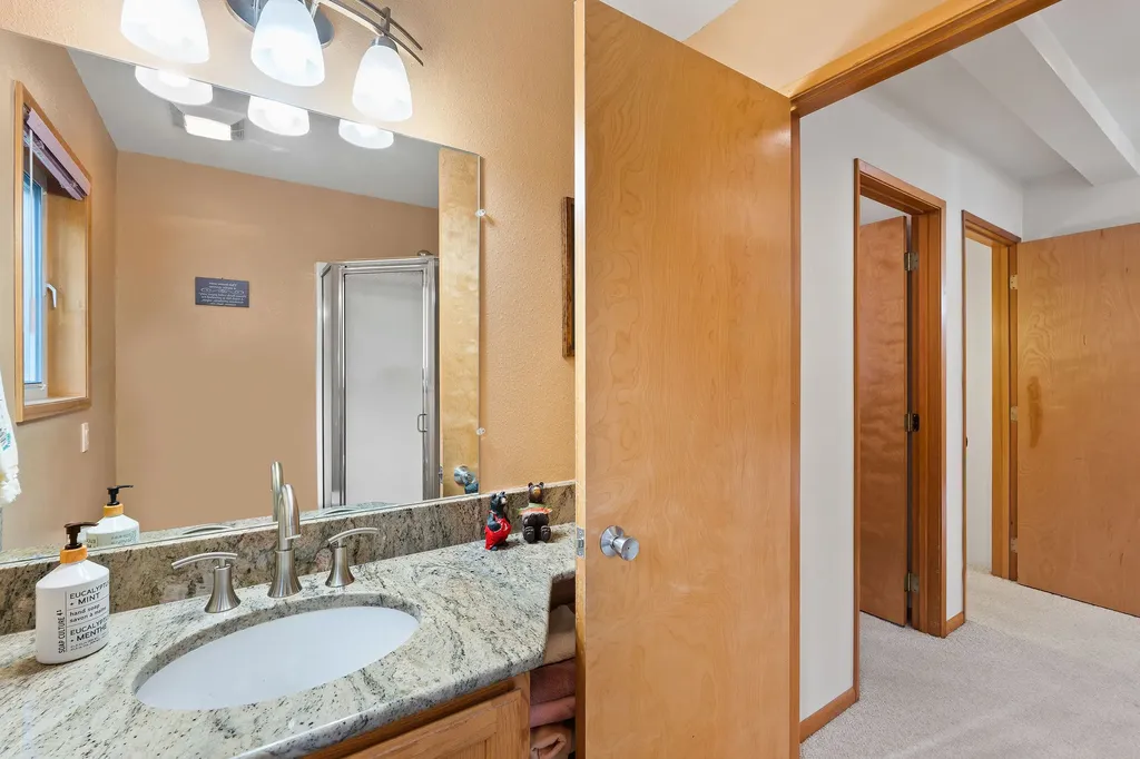 21019 Park Lane Rollins MT 59931