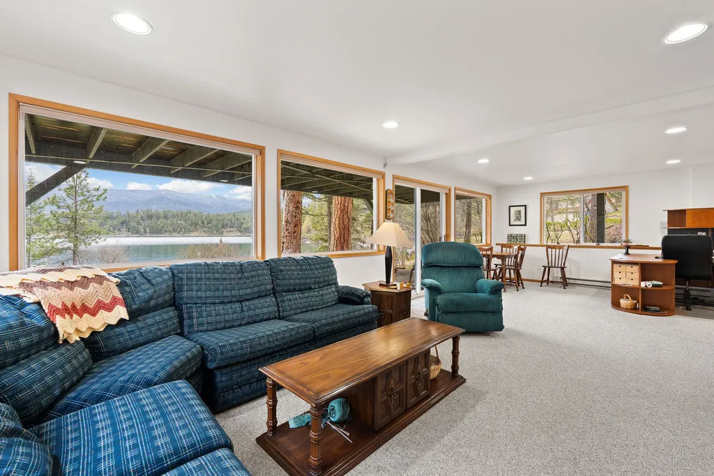 21019 Park Lane Rollins MT 59931