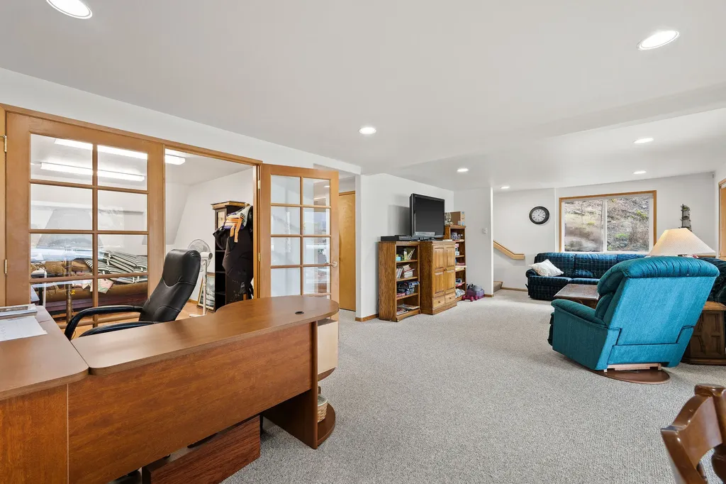 21019 Park Lane Rollins MT 59931