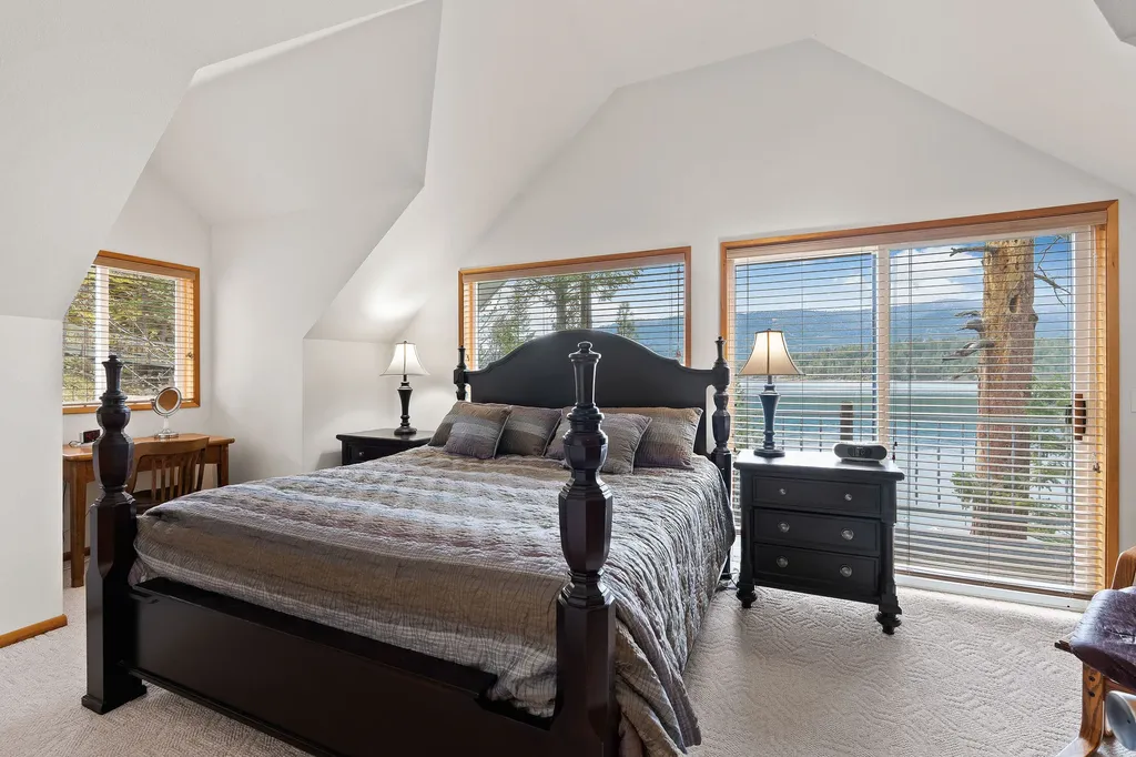 21019 Park Lane Rollins MT 59931