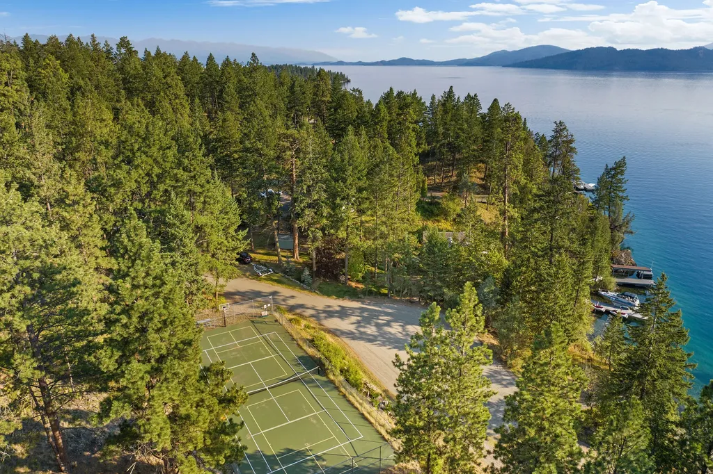 21019 Park Lane Rollins MT 59931
