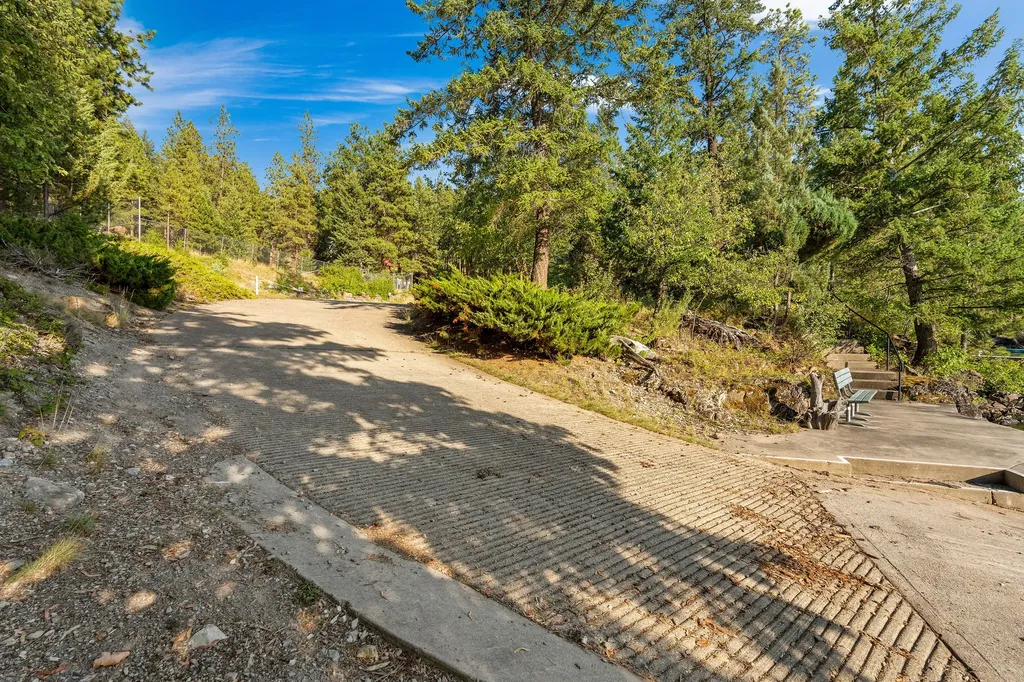 21019 Park Lane Rollins MT 59931
