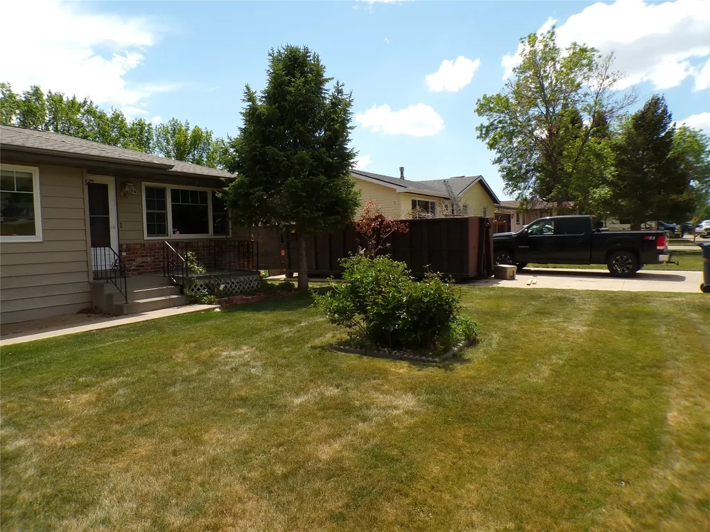944 Avenue D NW Great Falls MT 59404