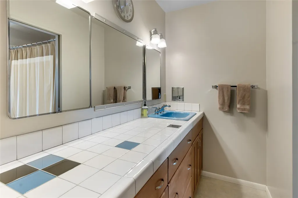 555 S Roberts Street Helena MT 59601