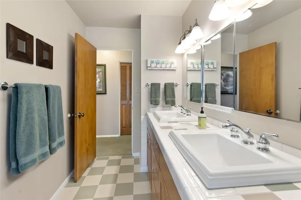 555 S Roberts Street Helena MT 59601