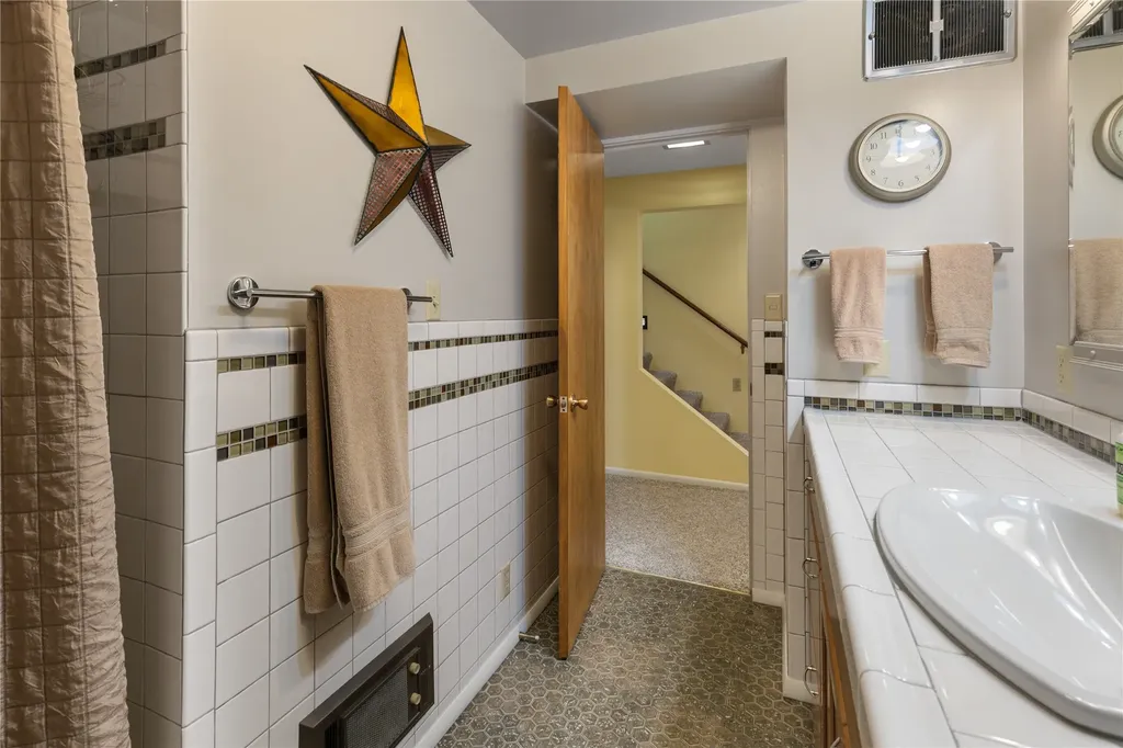 555 S Roberts Street Helena MT 59601