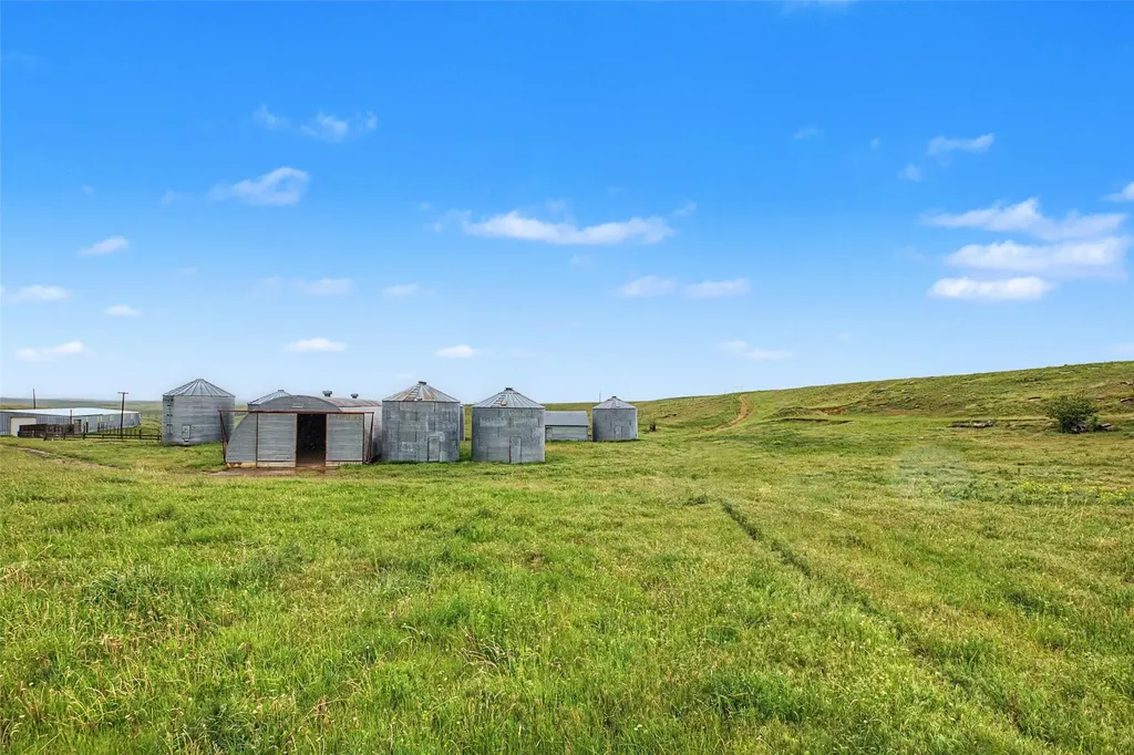 2191 Millegan Road Cascade MT 59421