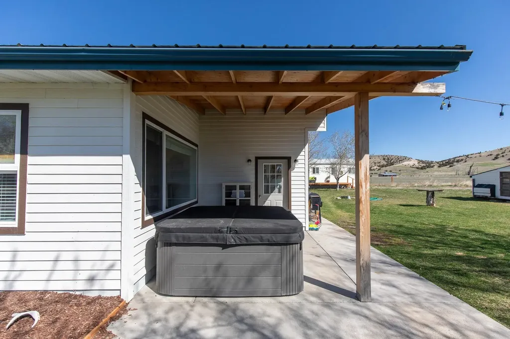 9150 Dry Creek Road Belgrade MT 59714