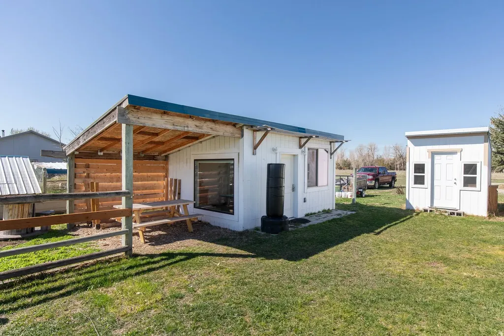 9150 Dry Creek Road Belgrade MT 59714