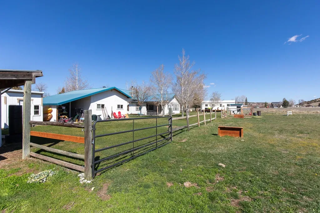 9150 Dry Creek Road Belgrade MT 59714