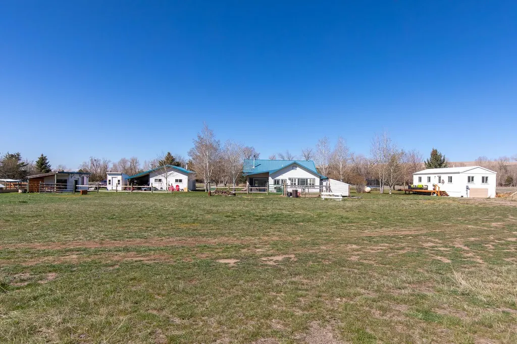 9150 Dry Creek Road Belgrade MT 59714