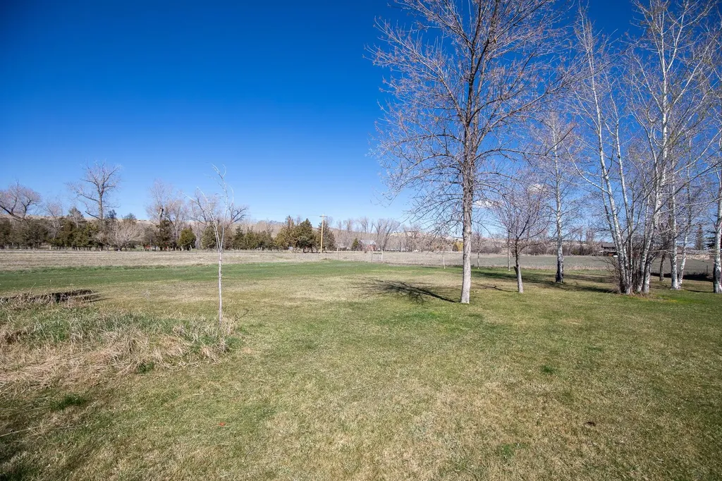 9150 Dry Creek Road Belgrade MT 59714