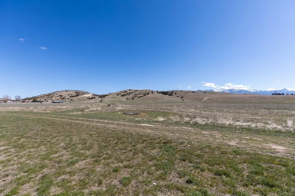 9150 Dry Creek Road Belgrade MT 59714
