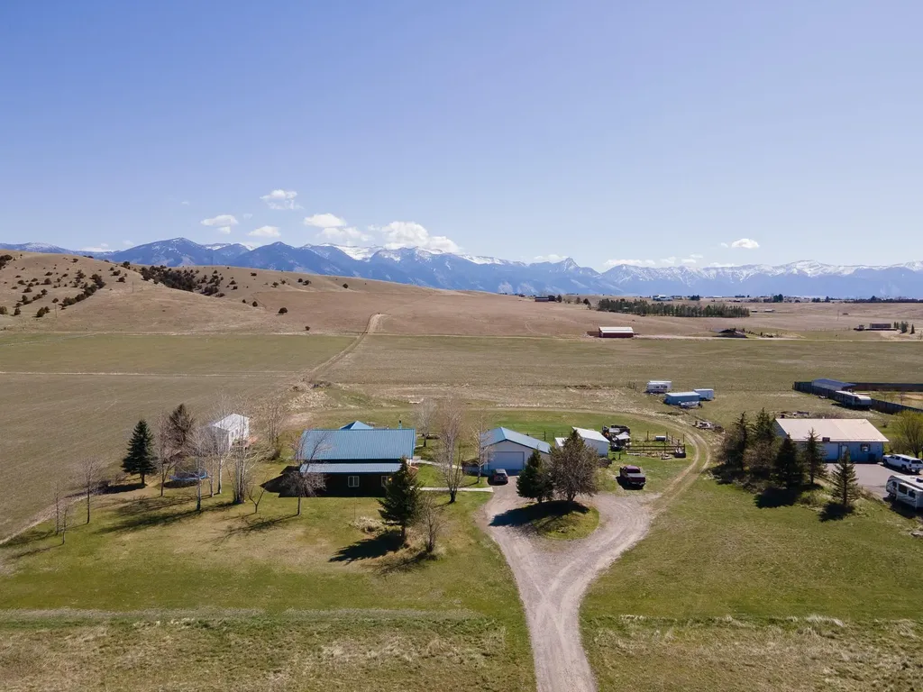 9150 Dry Creek Road Belgrade MT 59714