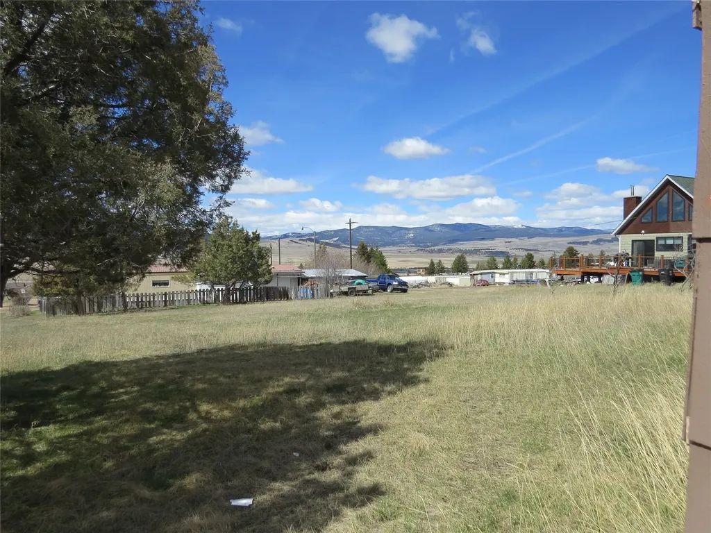 819 Pearl Street Philipsburg MT 59858