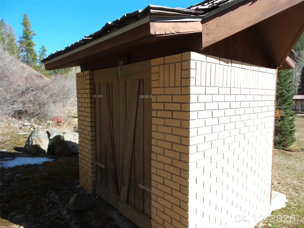 500 Pine Street Neihart MT 59465