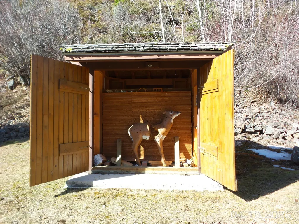 500 Pine Street Neihart MT 59465