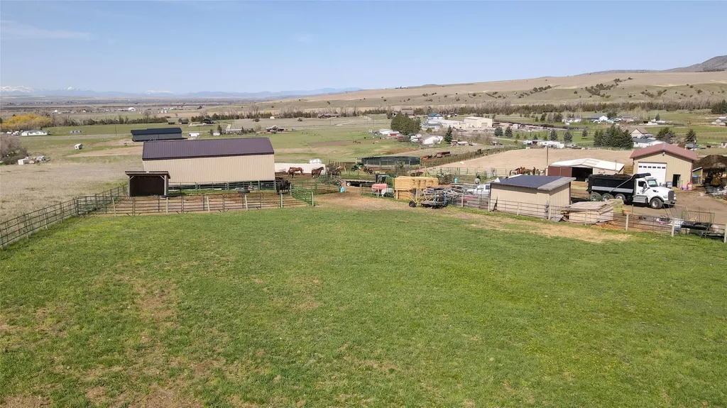 7135 Raven Drive Belgrade MT 59714