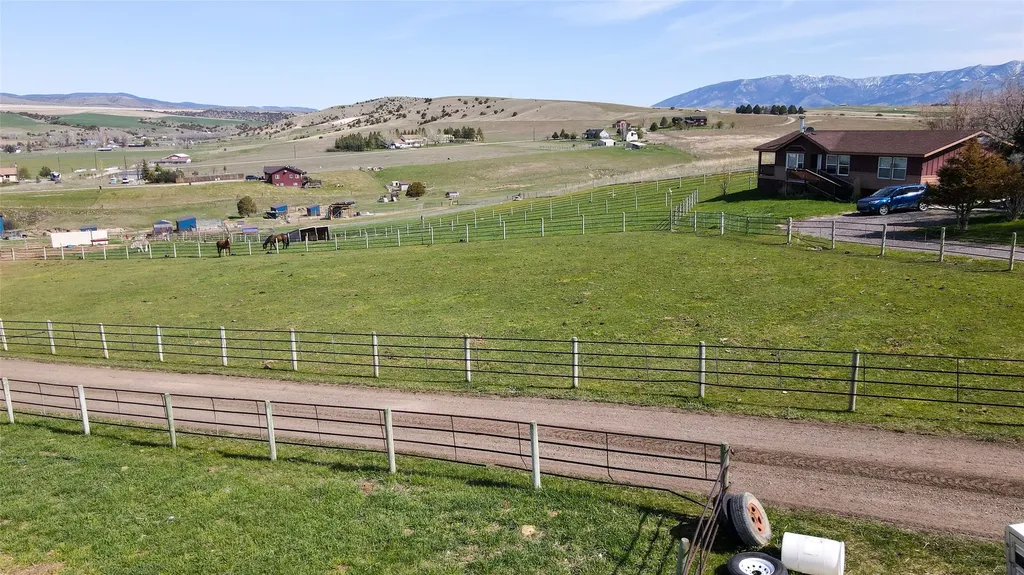 7135 Raven Drive Belgrade MT 59714