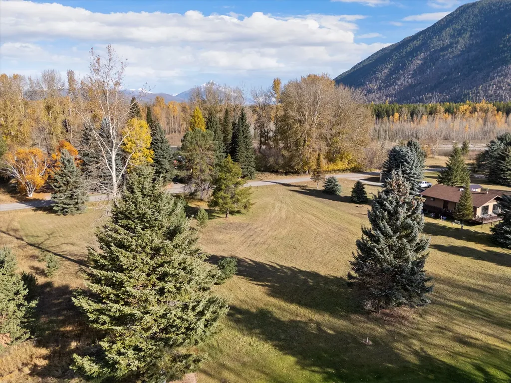 812/816 River Bend Drive West Glacier MT 59936