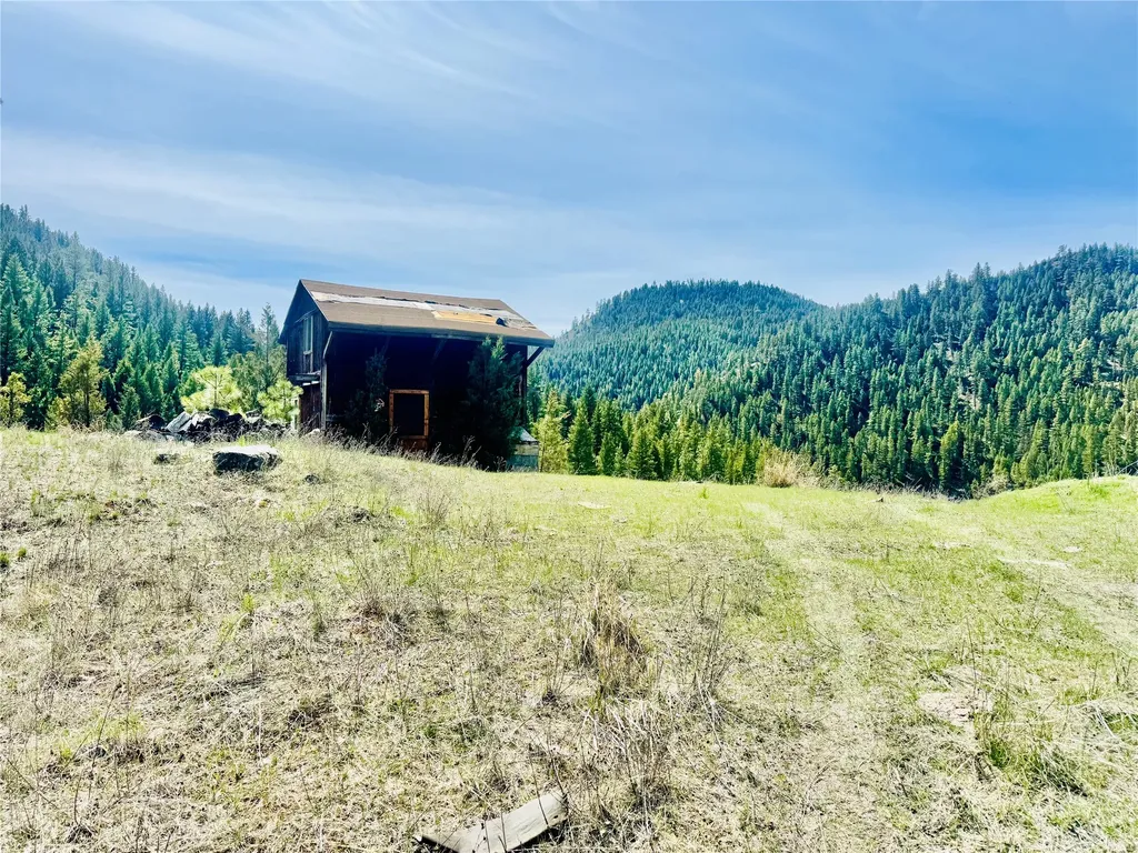 31 Packer Gulch Road Drummond MT 59832