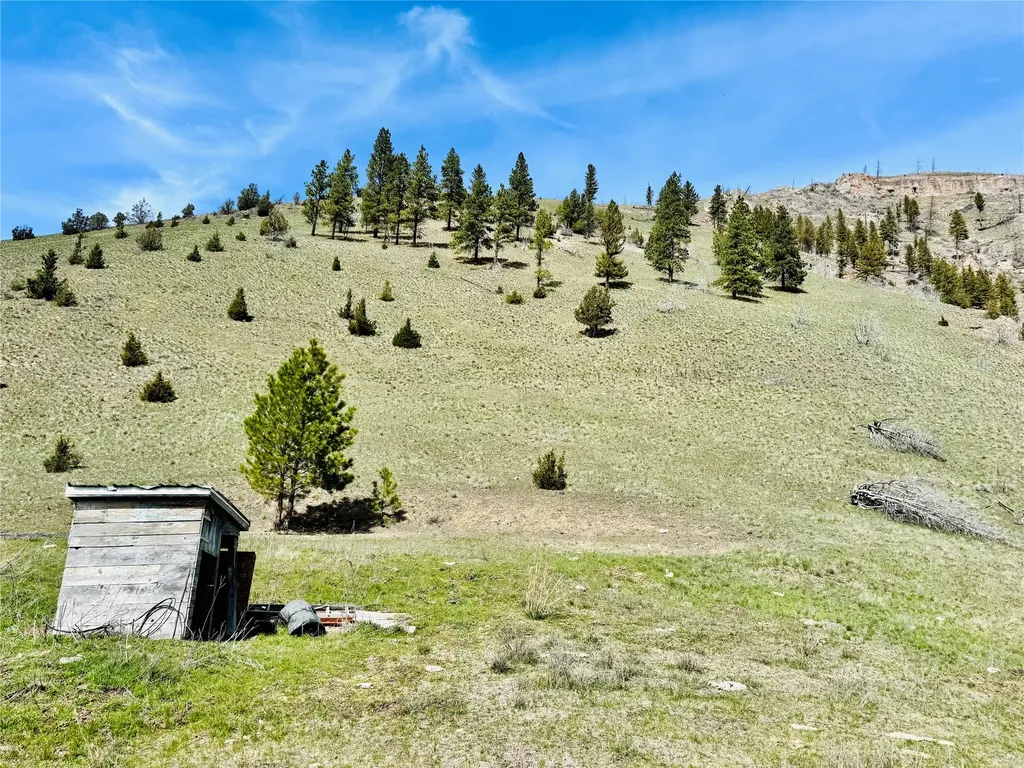 31 Packer Gulch Road Drummond MT 59832