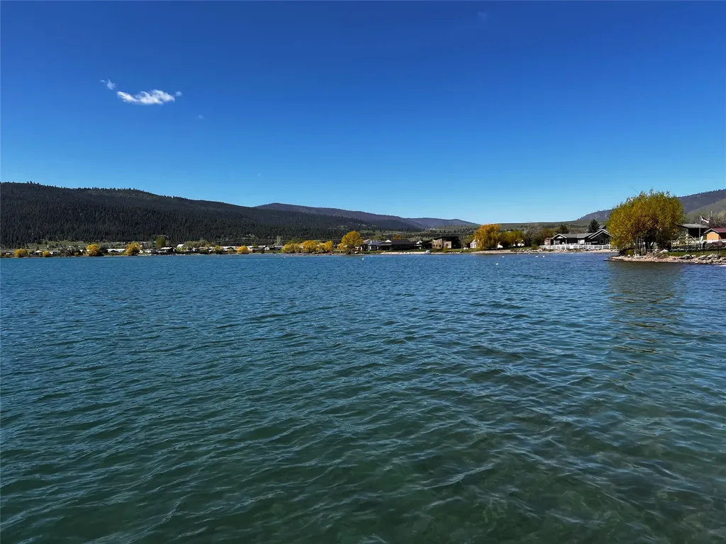 26134 Spinnaker Lane Elmo MT 59915