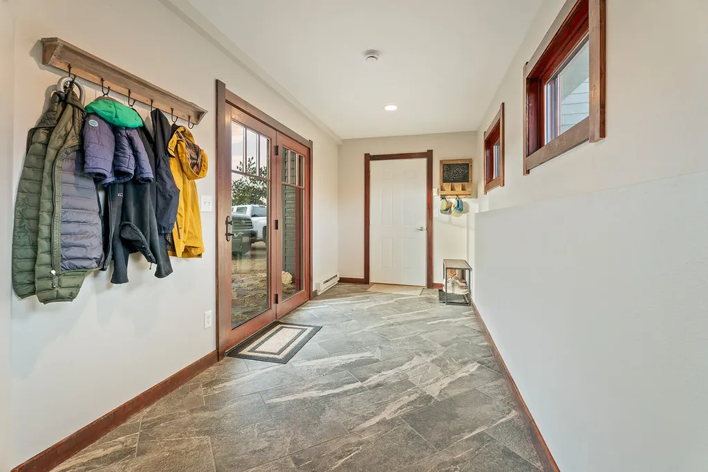 16 Grassy Mountain Road Clancy MT 59634
