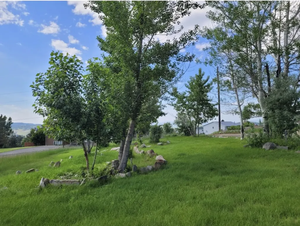 16 Grassy Mountain Road Clancy MT 59634