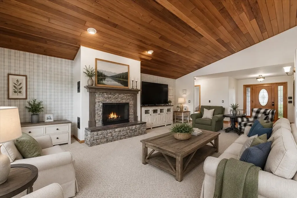 33608 Hilltop Terrace Bigfork MT 59911