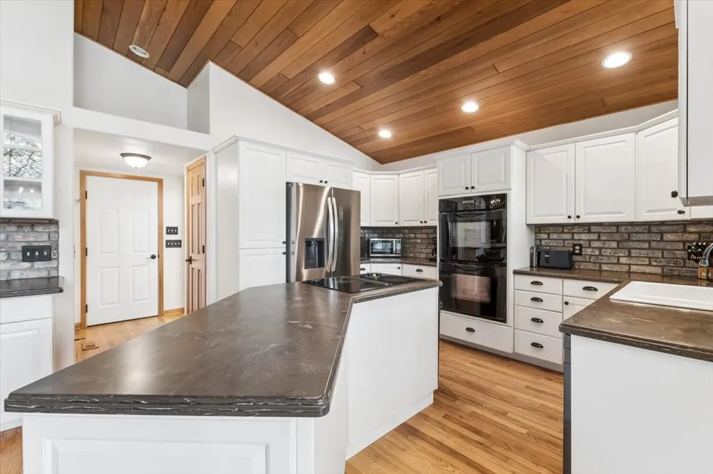 33608 Hilltop Terrace Bigfork MT 59911