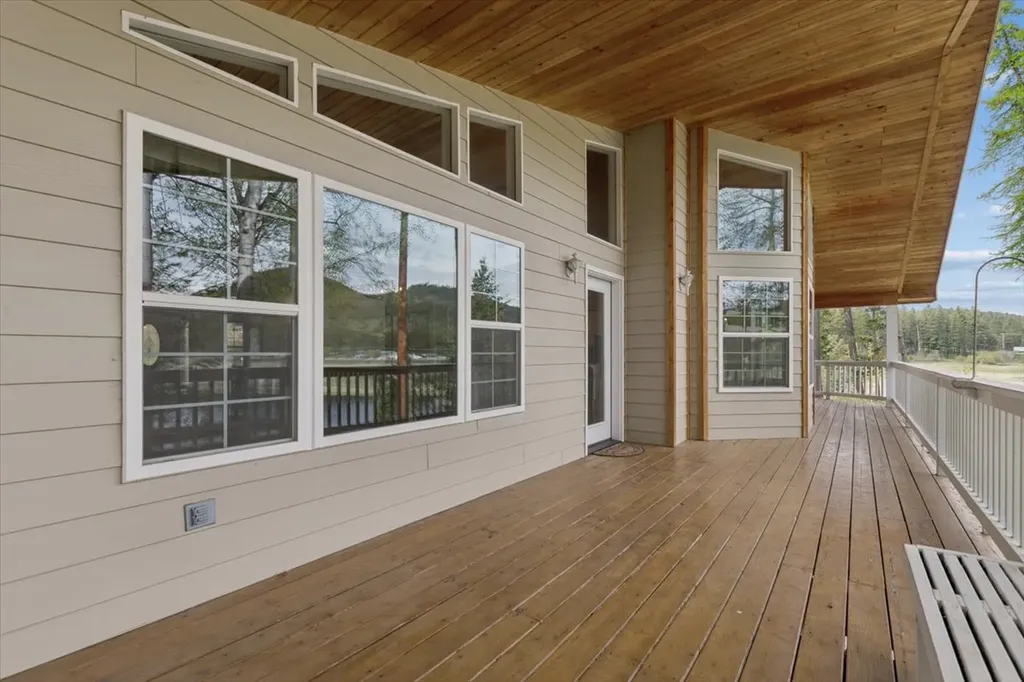 33608 Hilltop Terrace Bigfork MT 59911