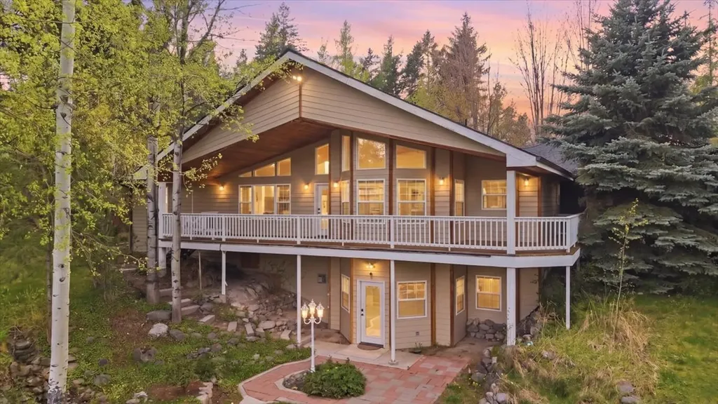 33608 Hilltop Terrace Bigfork MT 59911