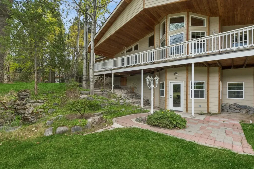 33608 Hilltop Terrace Bigfork MT 59911