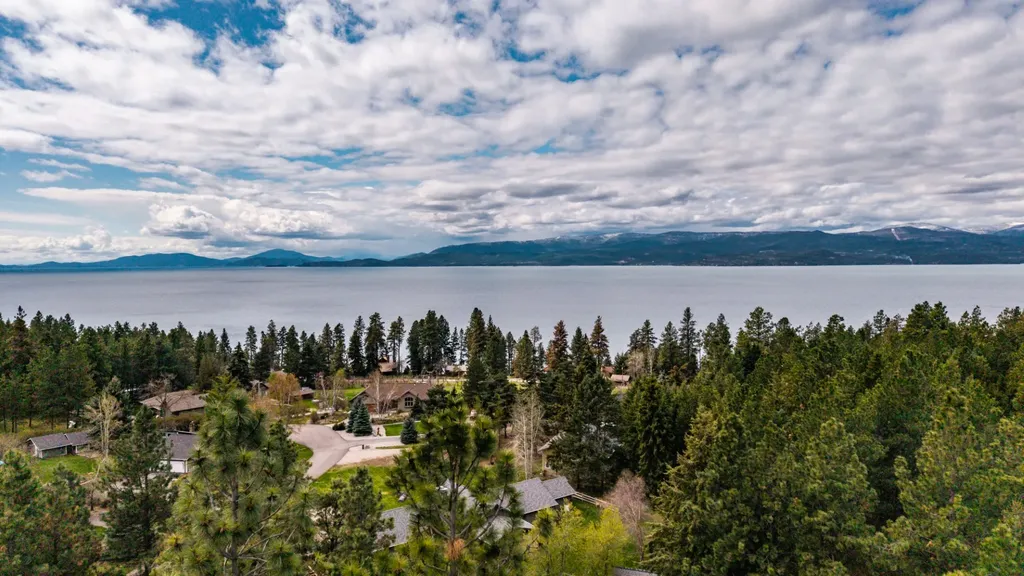 33608 Hilltop Terrace Bigfork MT 59911