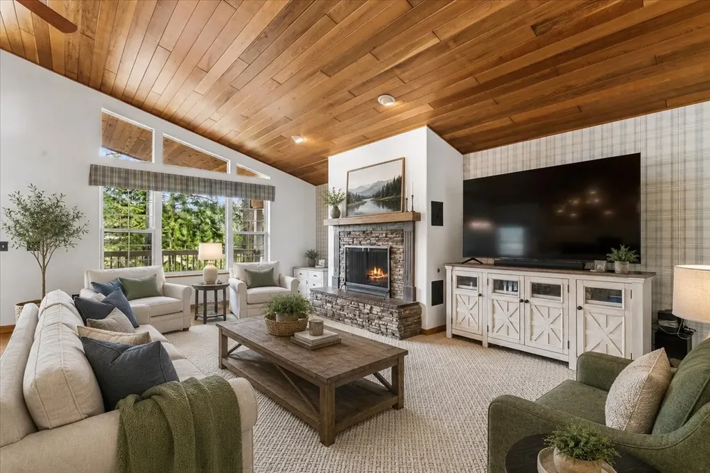 33608 Hilltop Terrace Bigfork MT 59911