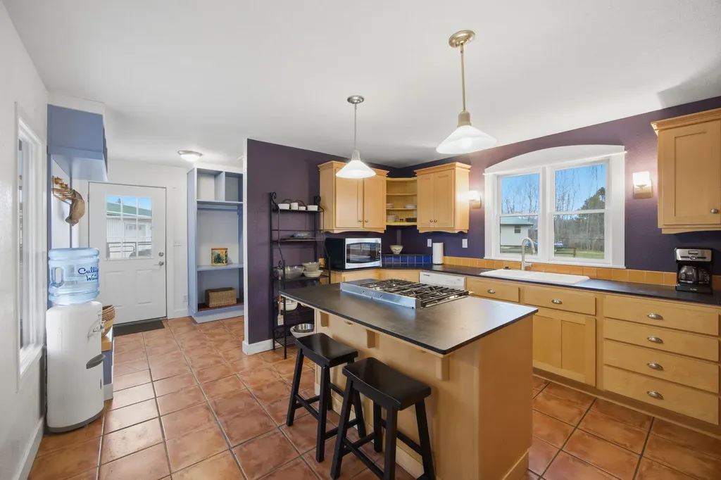 5582 Klements Lane Florence MT 59833