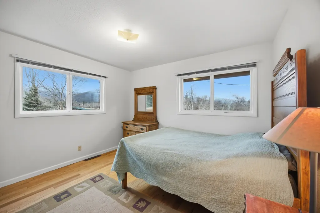 5582 Klements Lane Florence MT 59833