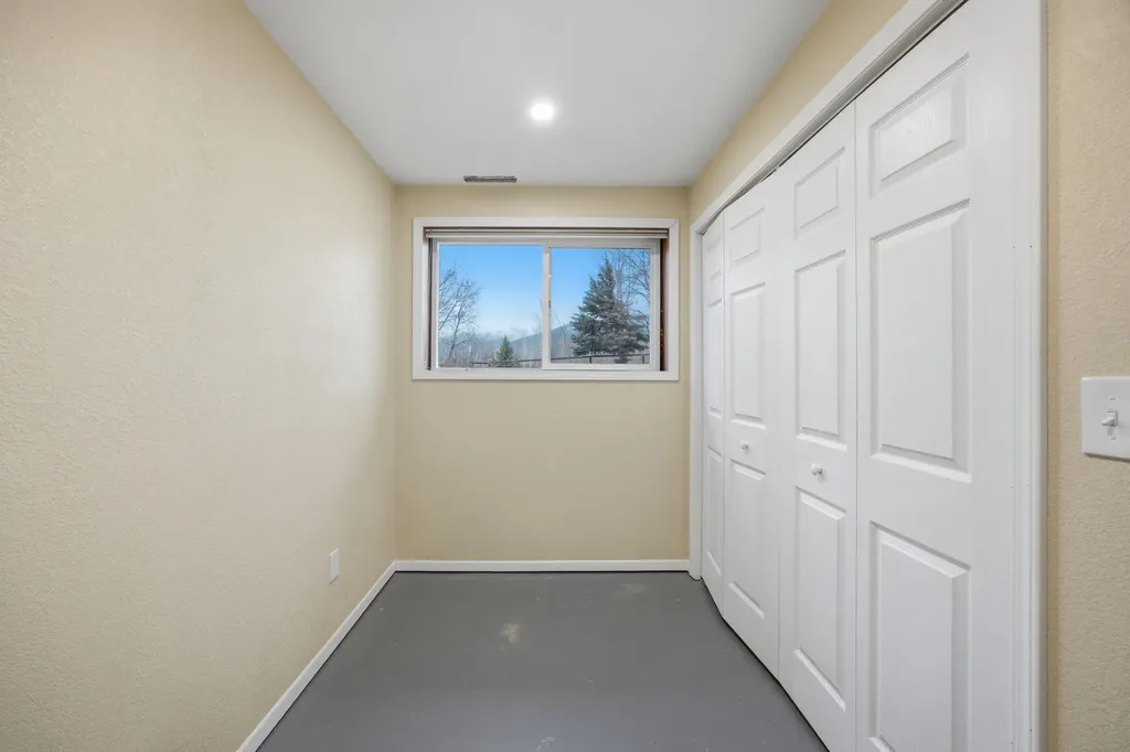 5582 Klements Lane Florence MT 59833
