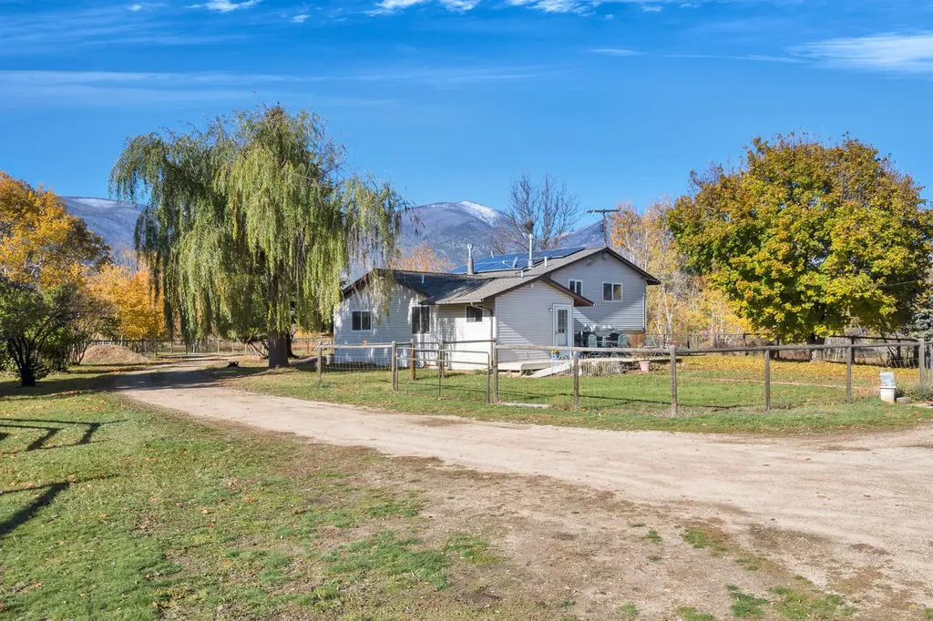 5582 Klements Lane Florence MT 59833