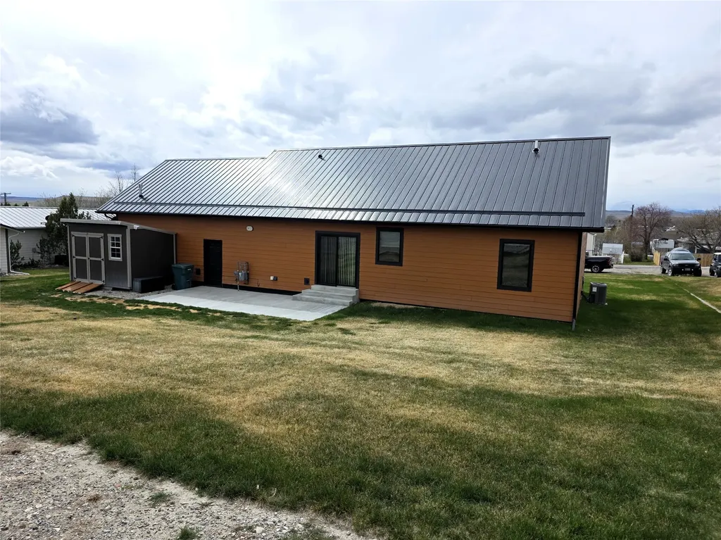 205 12th Avenue NE Choteau MT 59422