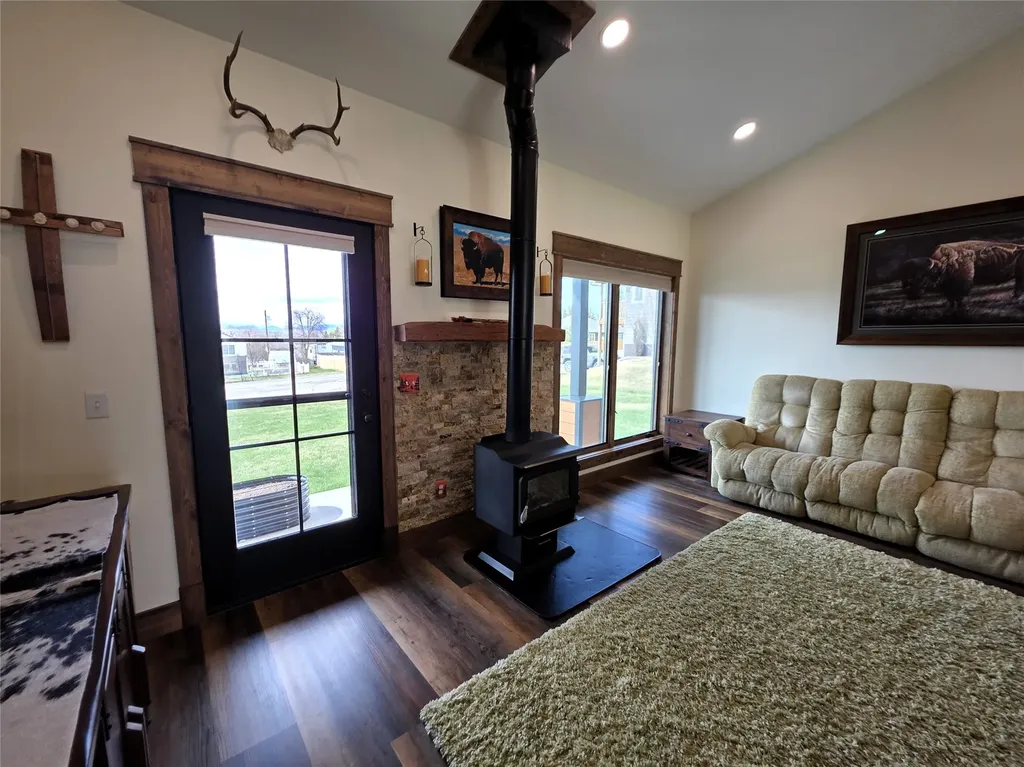 205 12th Avenue NE Choteau MT 59422