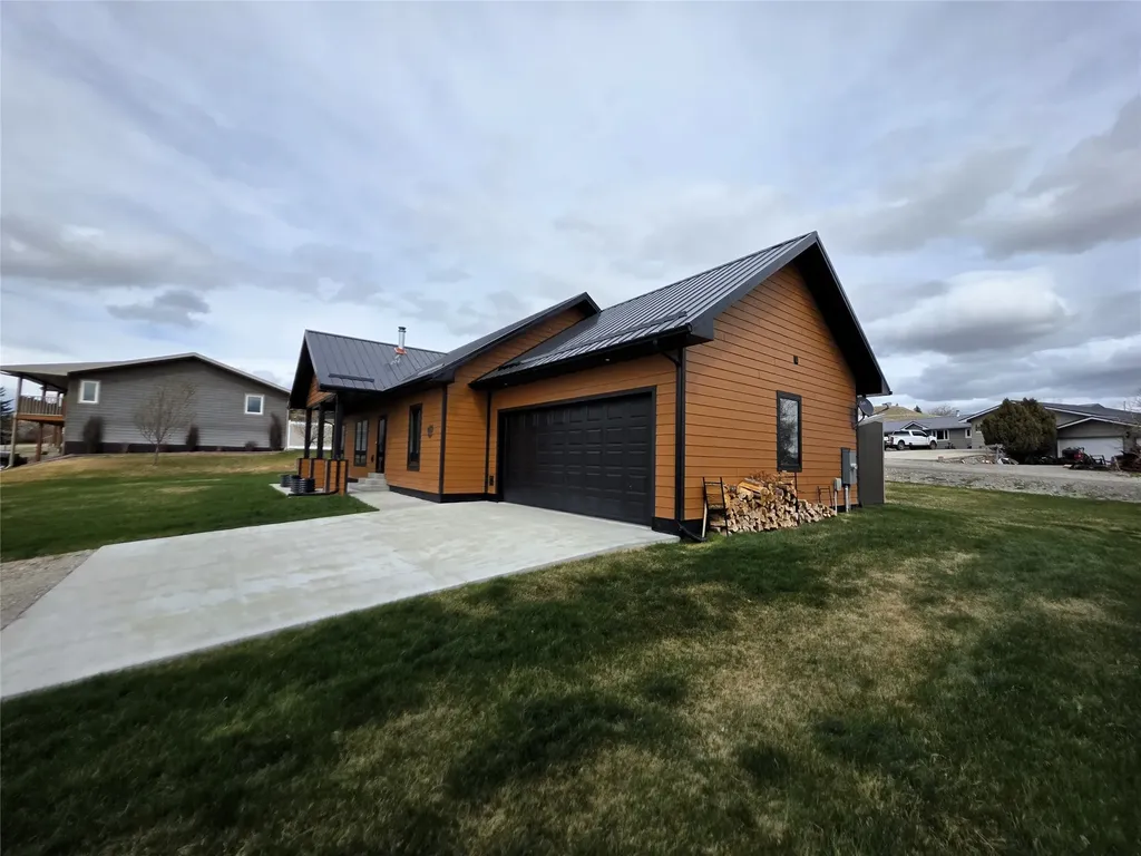 205 12th Avenue NE Choteau MT 59422