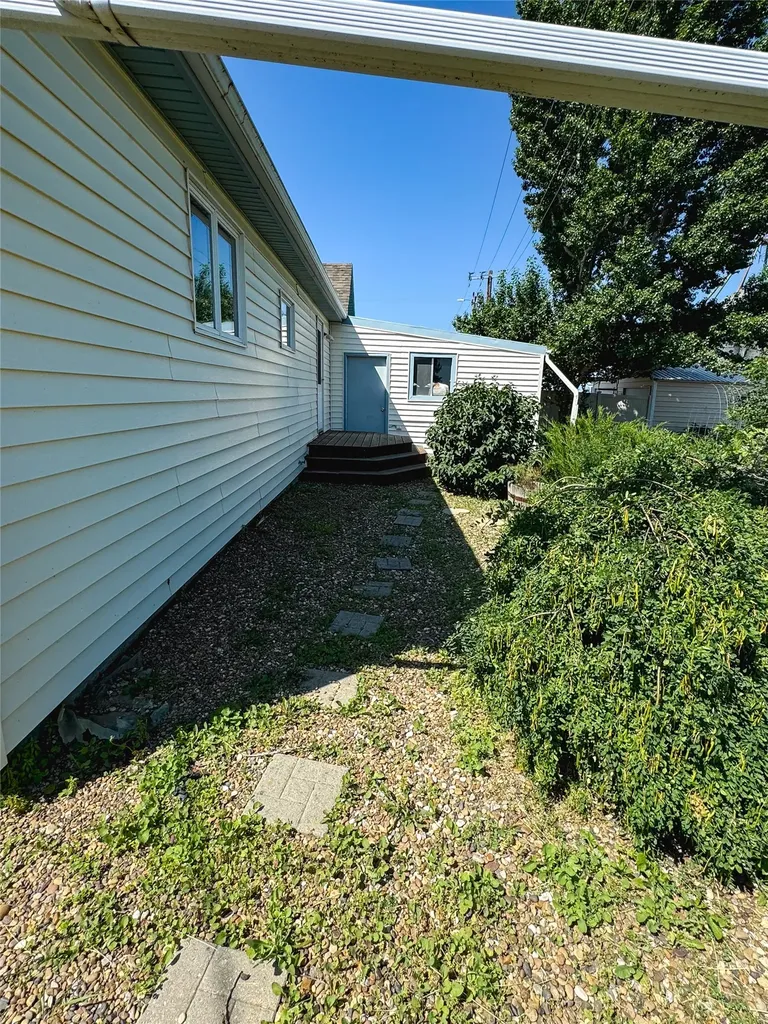 2 Robinson Street Scobey MT 59263