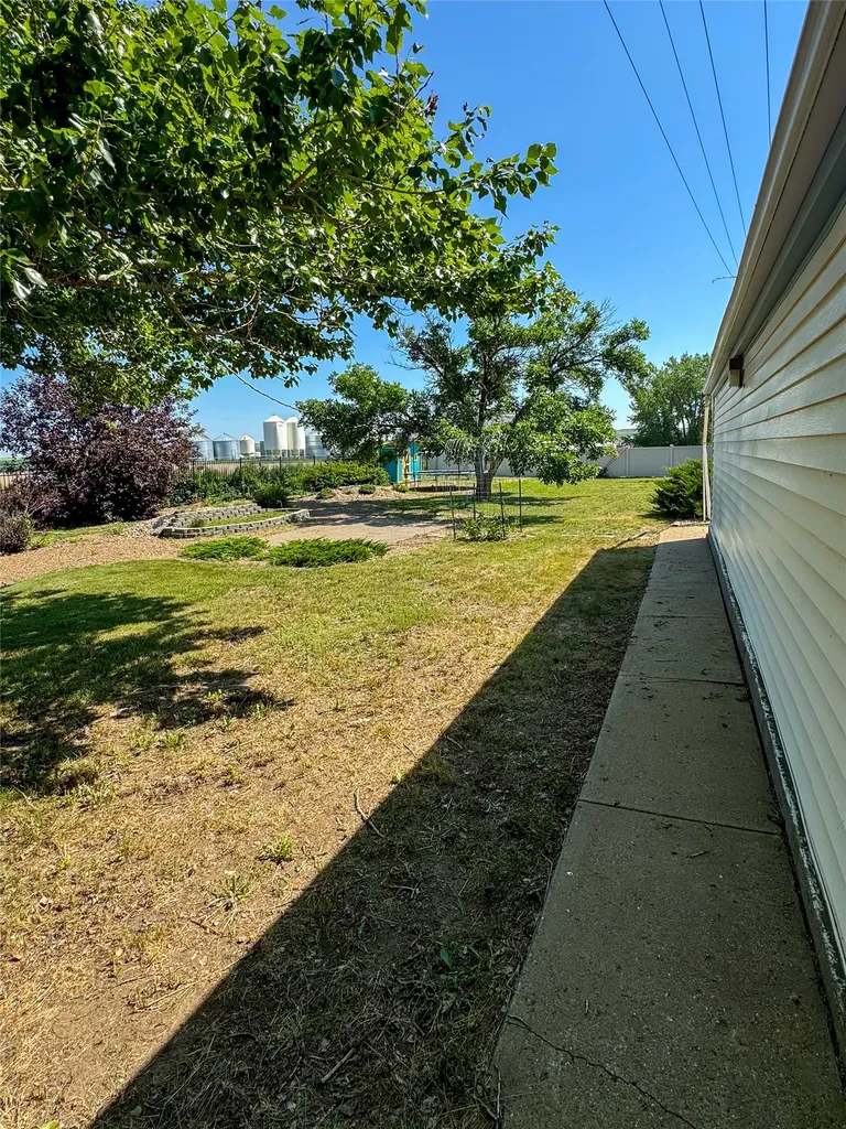2 Robinson Street Scobey MT 59263